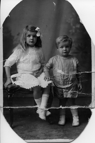 Peggy and Allan Butler c.1917.jpg